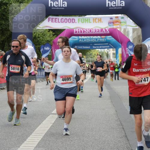 06.09.2026 - CURREX Alsterlauf Yannick Fuchs http://msf.ph/oto/10197703 06.09.2026 09:58:43 Ziel 2017, 2034, 2120, 2717, 3691, 4147, 4227, 4256, 4265, 4304, 4356, 4652, 4695, 4747, 5205, 5207, 5521, 5706, 5764, 5810, 5964, 6073, 6111 meine-sportfotos.de