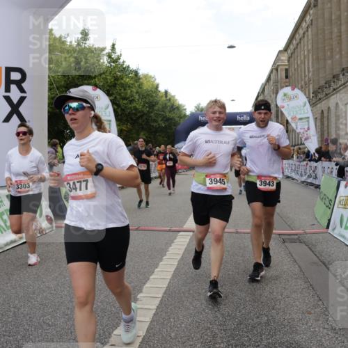 06.09.2026 - CURREX Alsterlauf Yannick Fuchs http://msf.ph/oto/10197712 06.09.2026 10:06:56 Ziel 2428, 2459, 2934, 2963, 3303, 3500, 3501, 3502, 3656, 3943, 3945, 5073, 5091, 5143, 5471, 5527, 6285, 8276 meine-sportfotos.de