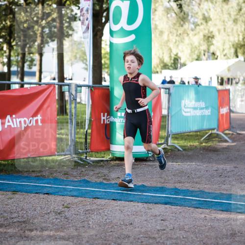 06.09.2026 - 20. Norderstedt Triathlon H.Heesch http://msf.ph/oto/10197777 06.09.2026 09:12:07 Ziel 19, 37, 40 meine-sportfotos.de