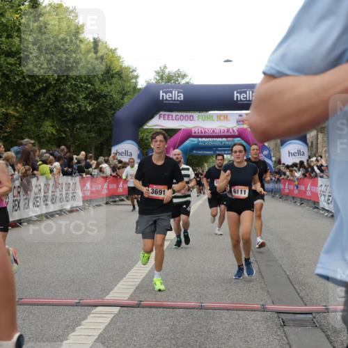 06.09.2026 - CURREX Alsterlauf Yannick Fuchs http://msf.ph/oto/10197863 06.09.2026 09:58:47 Ziel 2017, 2034, 2120, 2244, 2711, 2717, 3078, 3691, 4147, 4227, 4256, 4265, 4304, 4356, 4695, 4747, 5205, 5207, 5557, 5706, 5764, 5810, 5964, 6073, 6111 meine-sportfotos.de