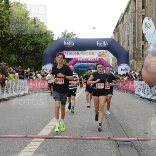 06.09.2026 - CURREX Alsterlauf Yannick Fuchs http://msf.ph/oto/10197881 06.09.2026 09:58:47 Ziel 2017, 2034, 2120, 2244, 2711, 2717, 3078, 3691, 4147, 4227, 4256, 4265, 4304, 4356, 4695, 4747, 5205, 5207, 5557, 5706, 5764, 5810, 5964, 6073, 6111 meine-sportfotos.de