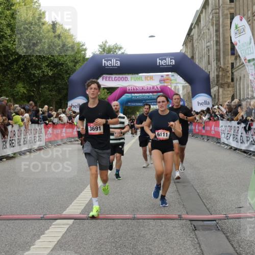 06.09.2026 - CURREX Alsterlauf Yannick Fuchs http://msf.ph/oto/10197894 06.09.2026 09:58:47 Ziel 2017, 2034, 2120, 2244, 2711, 2717, 3078, 3691, 4147, 4227, 4256, 4265, 4304, 4356, 4695, 4747, 5205, 5207, 5557, 5706, 5764, 5810, 5964, 6073, 6111 meine-sportfotos.de
