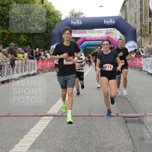 06.09.2026 - CURREX Alsterlauf Yannick Fuchs http://msf.ph/oto/10197921 06.09.2026 09:58:48 Ziel 2017, 2034, 2120, 2244, 2711, 3078, 3313, 3691, 4265, 4695, 4747, 5205, 5207, 5557, 5706, 5764, 5810, 5964, 6111 meine-sportfotos.de