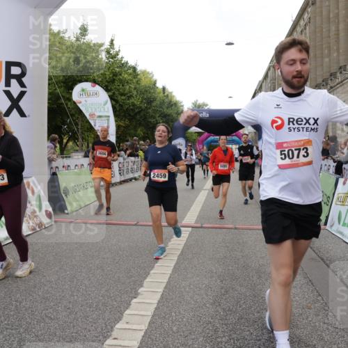 06.09.2026 - CURREX Alsterlauf Yannick Fuchs http://msf.ph/oto/10197922 06.09.2026 10:07:00 Ziel 2148, 2459, 2934, 2963, 3303, 3376, 3656, 3943, 3945, 5073, 5091, 5527, 5792, 5937, 8276 meine-sportfotos.de