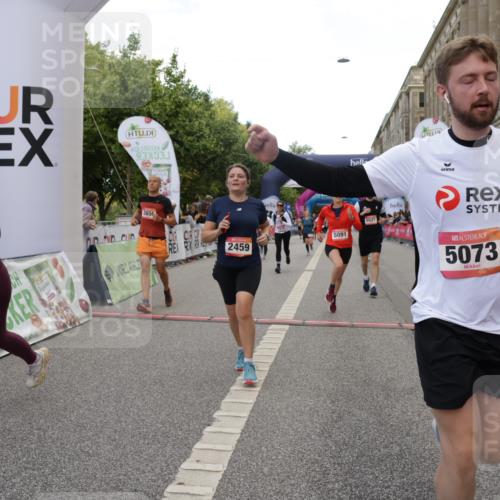 06.09.2026 - CURREX Alsterlauf Yannick Fuchs http://msf.ph/oto/10197934 06.09.2026 10:07:00 Ziel 2148, 2459, 2934, 2963, 3303, 3376, 3656, 3943, 3945, 5073, 5091, 5527, 5792, 5937, 8276 meine-sportfotos.de