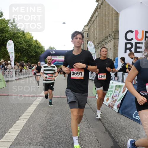 06.09.2026 - CURREX Alsterlauf Yannick Fuchs http://msf.ph/oto/10198066 06.09.2026 09:58:50 Ziel 2017, 2065, 2244, 2711, 3078, 3313, 3691, 4265, 4299, 4695, 4747, 5557, 5661, 5706, 5764, 5810, 5964, 6111 meine-sportfotos.de