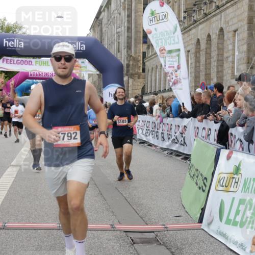 06.09.2026 - CURREX Alsterlauf Yannick Fuchs http://msf.ph/oto/10198204 06.09.2026 10:07:04 Ziel 2148, 2355, 2459, 2963, 3103, 3376, 3607, 3656, 4078, 5069, 5073, 5091, 5527, 5792, 5937, 8276, 8306 meine-sportfotos.de