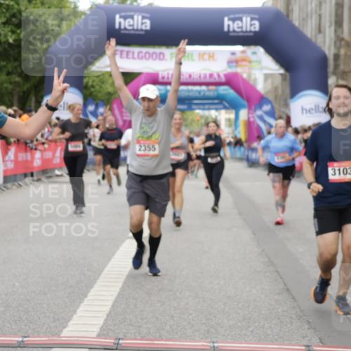 06.09.2026 - CURREX Alsterlauf Yannick Fuchs http://msf.ph/oto/10198253 06.09.2026 10:07:05 Ziel 2148, 2355, 2459, 2963, 3103, 3376, 3607, 3656, 4078, 5069, 5073, 5091, 5527, 5792, 5937, 5951, 8276, 8306 meine-sportfotos.de