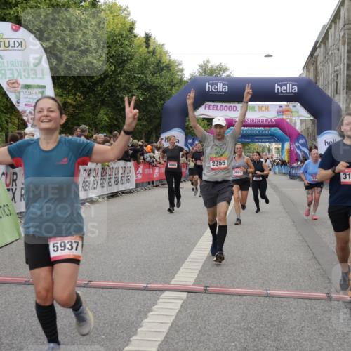 06.09.2026 - CURREX Alsterlauf Yannick Fuchs http://msf.ph/oto/10198265 06.09.2026 10:07:05 Ziel 2148, 2355, 2459, 2963, 3103, 3376, 3607, 3656, 4078, 5069, 5073, 5091, 5527, 5792, 5937, 5951, 8276, 8306 meine-sportfotos.de