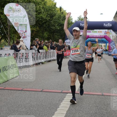 06.09.2026 - CURREX Alsterlauf Yannick Fuchs http://msf.ph/oto/10198402 06.09.2026 10:07:06 Ziel 2148, 2355, 2459, 2963, 3103, 3376, 3607, 3656, 4078, 5069, 5073, 5091, 5527, 5792, 5937, 5951, 6214, 8306 meine-sportfotos.de