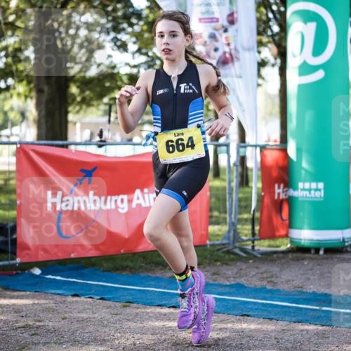 06.09.2026 - 20. Norderstedt Triathlon H.Heesch http://msf.ph/oto/10198500 06.09.2026 09:45:14 Ziel 664, 665 meine-sportfotos.de