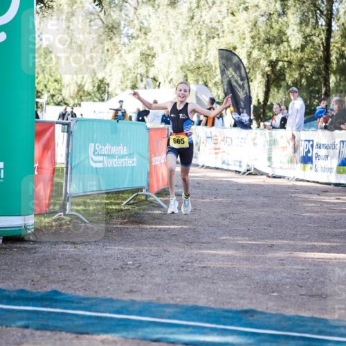 06.09.2026 - 20. Norderstedt Triathlon H.Heesch http://msf.ph/oto/10198507 06.09.2026 09:45:17 Ziel 664, 665 meine-sportfotos.de