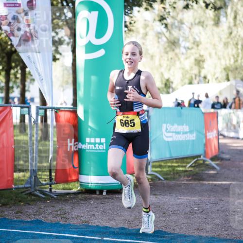 06.09.2026 - 20. Norderstedt Triathlon H.Heesch http://msf.ph/oto/10198533 06.09.2026 09:45:18 Ziel 664, 665 meine-sportfotos.de