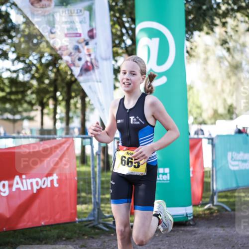 06.09.2026 - 20. Norderstedt Triathlon H.Heesch http://msf.ph/oto/10198544 06.09.2026 09:45:19 Ziel 664, 665 meine-sportfotos.de