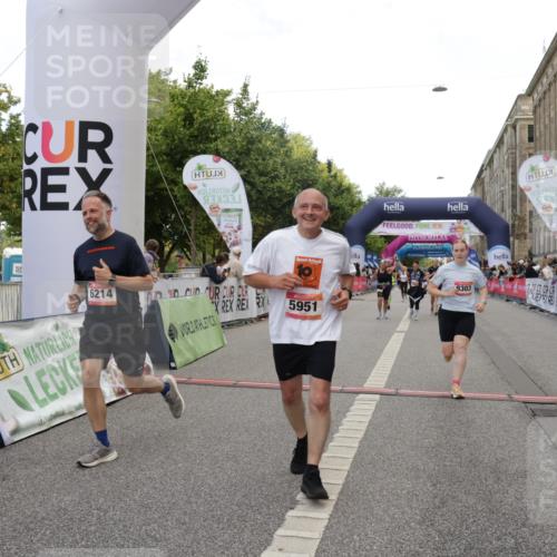 06.09.2026 - CURREX Alsterlauf Yannick Fuchs http://msf.ph/oto/10198826 06.09.2026 10:07:11 Ziel 2187, 2355, 2893, 3103, 3607, 4078, 4140, 5069, 5549, 5792, 5937, 5951, 6214, 8303, 8306 meine-sportfotos.de