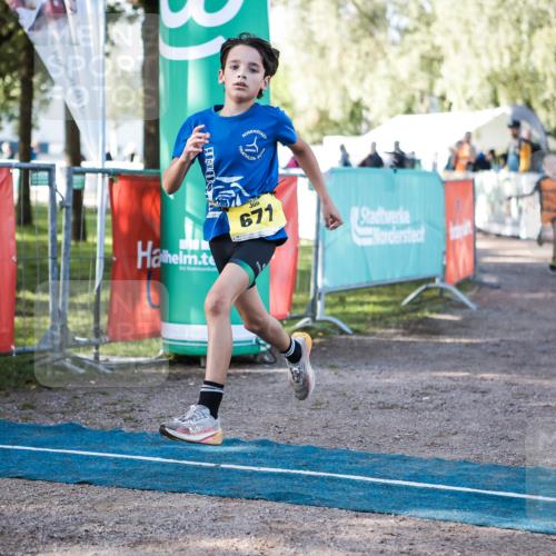 06.09.2026 - 20. Norderstedt Triathlon H.Heesch http://msf.ph/oto/10199177 06.09.2026 09:47:42 Ziel 629, 671, 675 meine-sportfotos.de