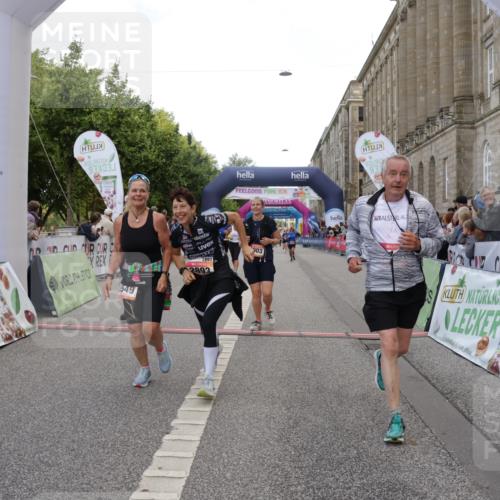 06.09.2026 - CURREX Alsterlauf Yannick Fuchs http://msf.ph/oto/10199184 06.09.2026 10:07:16 Ziel 2187, 2893, 2903, 4078, 4140, 5069, 5227, 5549, 5813, 5951, 6214, 8303, 8306 meine-sportfotos.de