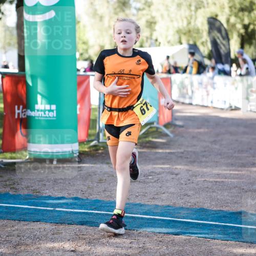 06.09.2026 - 20. Norderstedt Triathlon H.Heesch http://msf.ph/oto/10199198 06.09.2026 09:47:45 Ziel 671, 675 meine-sportfotos.de