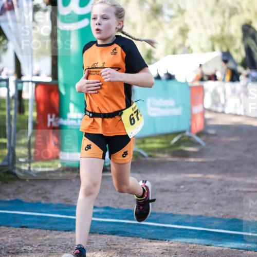 06.09.2026 - 20. Norderstedt Triathlon H.Heesch http://msf.ph/oto/10199210 06.09.2026 09:47:46 Ziel 671, 675 meine-sportfotos.de