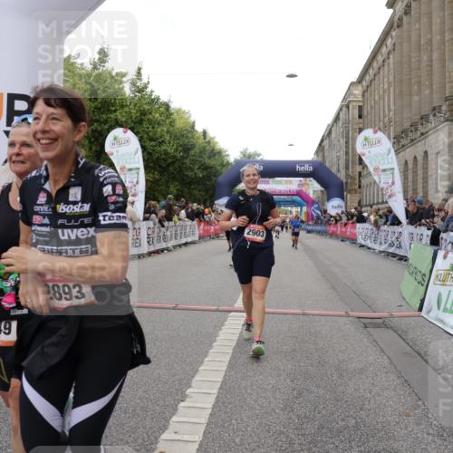 06.09.2026 - CURREX Alsterlauf Yannick Fuchs http://msf.ph/oto/10199273 06.09.2026 10:07:17 Ziel 2187, 2515, 2893, 2903, 4140, 5227, 5549, 5813, 5951, 6214, 8303 meine-sportfotos.de