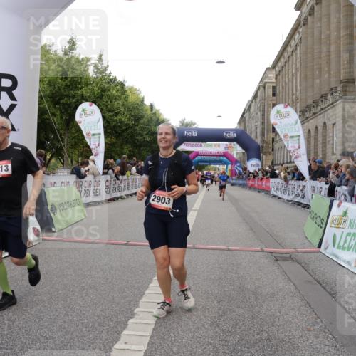 06.09.2026 - CURREX Alsterlauf Yannick Fuchs http://msf.ph/oto/10199297 06.09.2026 10:07:18 Ziel 2187, 2515, 2883, 2893, 2903, 4140, 5227, 5549, 5813, 6214, 8303 meine-sportfotos.de
