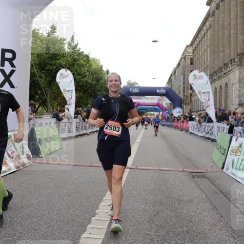 06.09.2026 - CURREX Alsterlauf Yannick Fuchs http://msf.ph/oto/10199308 06.09.2026 10:07:18 Ziel 2187, 2515, 2883, 2893, 2903, 4140, 5227, 5549, 5813, 6214, 8303 meine-sportfotos.de