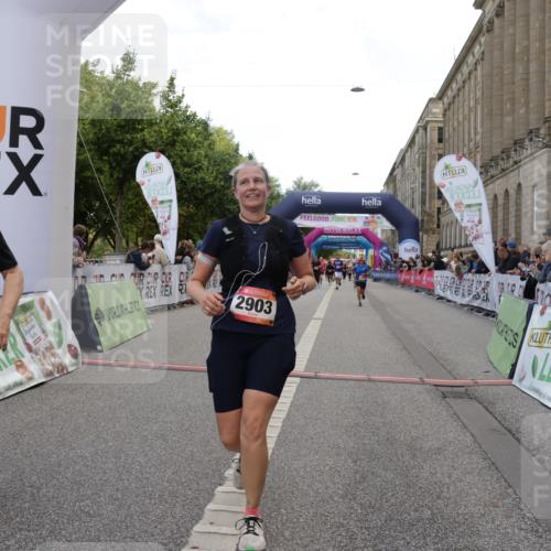 06.09.2026 - CURREX Alsterlauf Yannick Fuchs http://msf.ph/oto/10199319 06.09.2026 10:07:18 Ziel 2187, 2515, 2883, 2893, 2903, 4140, 5227, 5549, 5813, 6214, 8303 meine-sportfotos.de