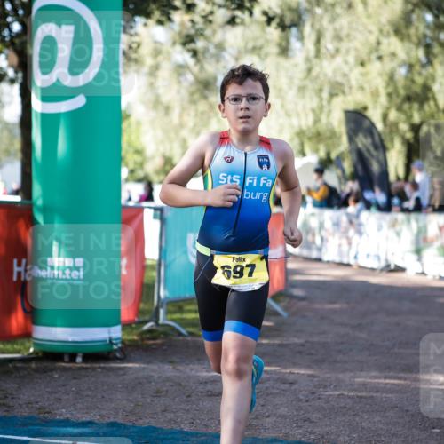 06.09.2026 - 20. Norderstedt Triathlon H.Heesch http://msf.ph/oto/10199334 06.09.2026 09:48:25 Ziel 696, 697 meine-sportfotos.de