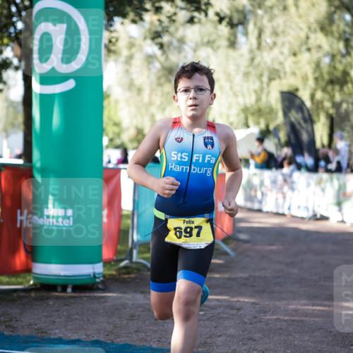 06.09.2026 - 20. Norderstedt Triathlon H.Heesch http://msf.ph/oto/10199336 06.09.2026 09:48:25 Ziel 696, 697 meine-sportfotos.de