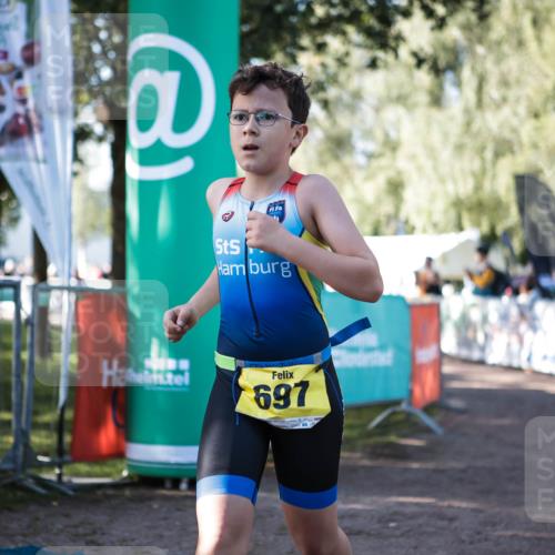 06.09.2026 - 20. Norderstedt Triathlon H.Heesch http://msf.ph/oto/10199346 06.09.2026 09:48:25 Ziel 696, 697 meine-sportfotos.de