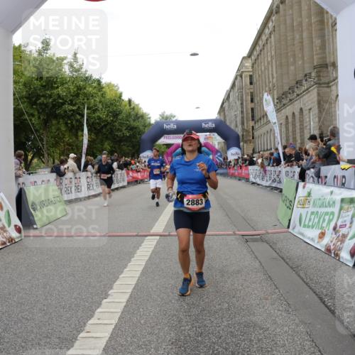 06.09.2026 - CURREX Alsterlauf Yannick Fuchs http://msf.ph/oto/10199446 06.09.2026 10:07:24 Ziel 2515, 2883, 2903, 3566, 4901, 5227, 5813, 6319, 6320, 6368 meine-sportfotos.de