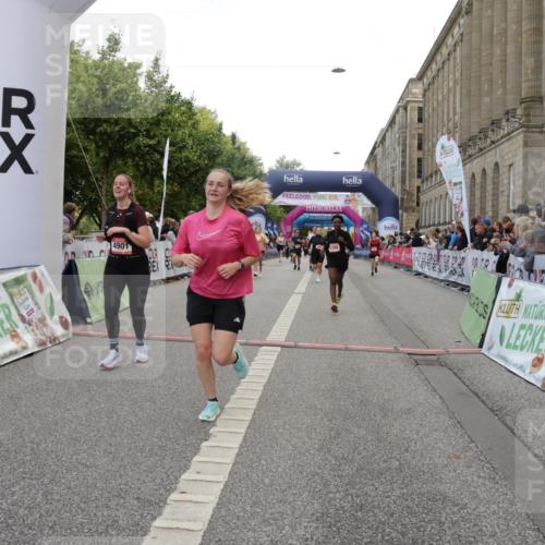 06.09.2026 - CURREX Alsterlauf Yannick Fuchs http://msf.ph/oto/10199537 06.09.2026 10:07:28 Ziel 2515, 2883, 3419, 3566, 3927, 4901, 5227, 5396, 5634, 6265, 6319, 6320, 6368 meine-sportfotos.de