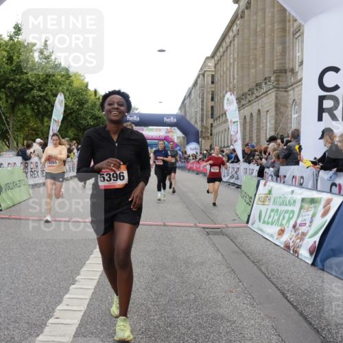 06.09.2026 - CURREX Alsterlauf Yannick Fuchs http://msf.ph/oto/10199671 06.09.2026 10:07:32 Ziel 3012, 3419, 3566, 3927, 4208, 4561, 4901, 5261, 5396, 5633, 5634, 6265, 6319, 6320, 6368 meine-sportfotos.de