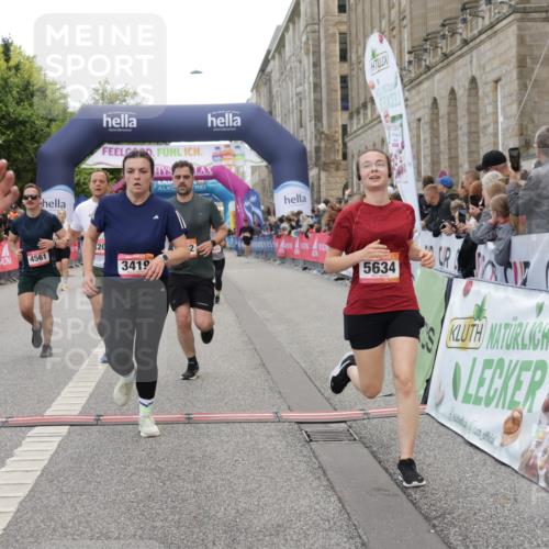 06.09.2026 - CURREX Alsterlauf Yannick Fuchs http://msf.ph/oto/10199674 06.09.2026 10:07:33 Ziel 3012, 3419, 3566, 3927, 4208, 4561, 4901, 5261, 5396, 5633, 5634, 6265, 6319, 6320, 6368 meine-sportfotos.de