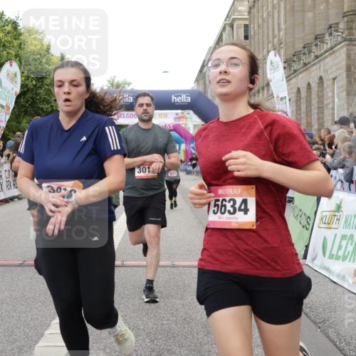 06.09.2026 - CURREX Alsterlauf Yannick Fuchs http://msf.ph/oto/10199679 06.09.2026 10:07:34 Ziel 2176, 2524, 3012, 3419, 3566, 3927, 4208, 4561, 4901, 5261, 5396, 5633, 5634, 6147, 6265, 6368 meine-sportfotos.de