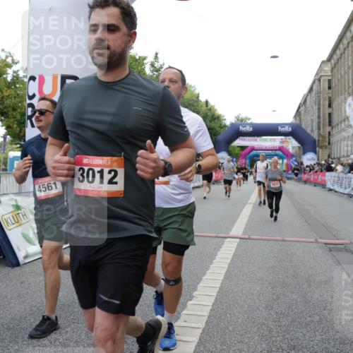 06.09.2026 - CURREX Alsterlauf Yannick Fuchs http://msf.ph/oto/10199686 06.09.2026 10:07:36 Ziel 2176, 2524, 3012, 3419, 3566, 3927, 4208, 4561, 5261, 5396, 5633, 5634, 6147, 6265 meine-sportfotos.de