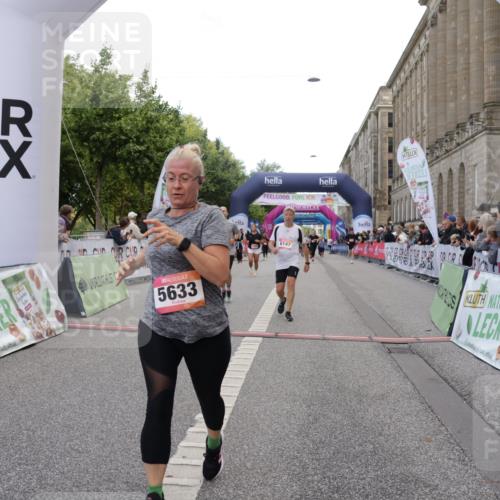 06.09.2026 - CURREX Alsterlauf Yannick Fuchs http://msf.ph/oto/10199695 06.09.2026 10:07:38 Ziel 2176, 2430, 2524, 3012, 3419, 3927, 4208, 4561, 5261, 5633, 5634, 6147, 6265 meine-sportfotos.de
