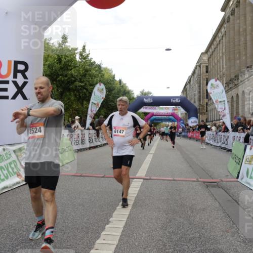 06.09.2026 - CURREX Alsterlauf Yannick Fuchs http://msf.ph/oto/10199708 06.09.2026 10:07:41 Ziel 2176, 2430, 2524, 3012, 3576, 3705, 3706, 4208, 4473, 4561, 5261, 5338, 5633, 6147 meine-sportfotos.de