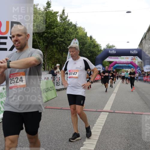 06.09.2026 - CURREX Alsterlauf Yannick Fuchs http://msf.ph/oto/10199710 06.09.2026 10:07:42 Ziel 2176, 2430, 2524, 3576, 3705, 3706, 4473, 4561, 5338, 5633, 6147 meine-sportfotos.de