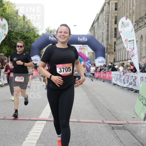06.09.2026 - CURREX Alsterlauf Yannick Fuchs http://msf.ph/oto/10199758 06.09.2026 10:07:46 Ziel 1316, 2176, 2430, 2524, 2654, 3092, 3576, 3705, 3706, 4419, 4473, 5338, 5860, 6147, 6176, 6223 meine-sportfotos.de