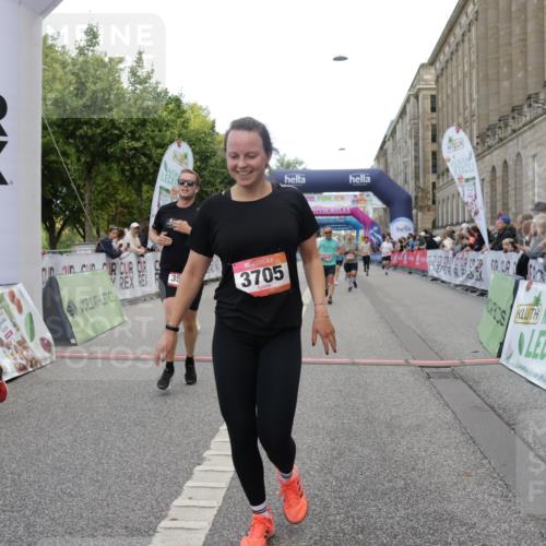 06.09.2026 - CURREX Alsterlauf Yannick Fuchs http://msf.ph/oto/10199784 06.09.2026 10:07:46 Ziel 1316, 2176, 2430, 2524, 2654, 3092, 3576, 3705, 3706, 4419, 4473, 5338, 5860, 6147, 6176, 6223 meine-sportfotos.de