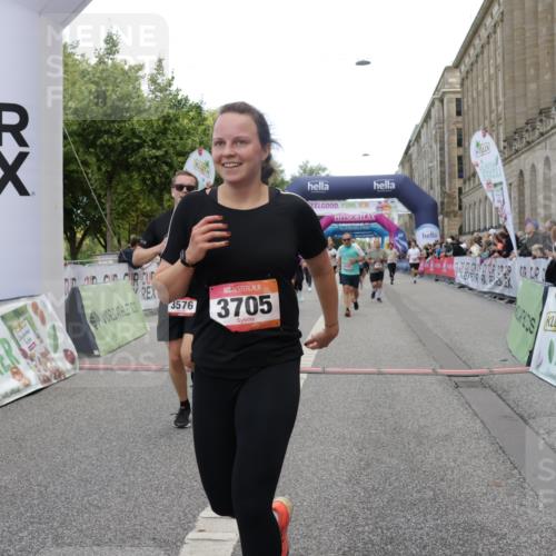06.09.2026 - CURREX Alsterlauf Yannick Fuchs http://msf.ph/oto/10199797 06.09.2026 10:07:47 Ziel 1316, 2123, 2430, 2654, 3092, 3576, 3705, 3706, 4419, 4473, 5338, 5860, 6044, 6176, 6223 meine-sportfotos.de
