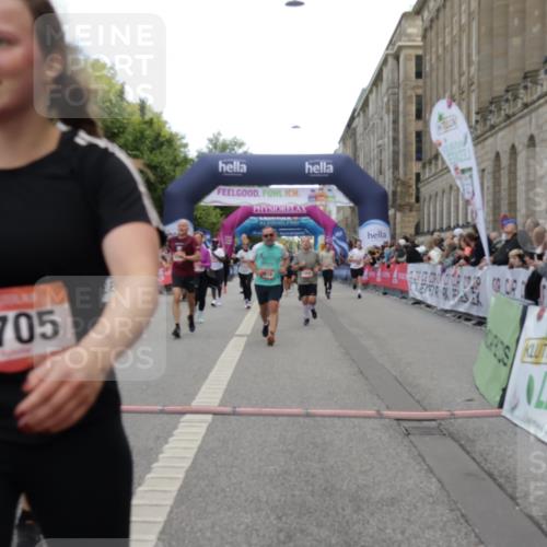 06.09.2026 - CURREX Alsterlauf Yannick Fuchs http://msf.ph/oto/10199807 06.09.2026 10:07:47 Ziel 1316, 2123, 2430, 2654, 3092, 3576, 3705, 3706, 4419, 4473, 5338, 5860, 6044, 6176, 6223 meine-sportfotos.de