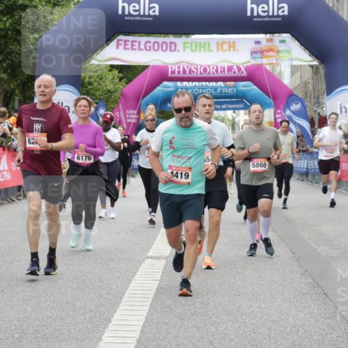 06.09.2026 - CURREX Alsterlauf Yannick Fuchs http://msf.ph/oto/10199821 06.09.2026 10:07:48 Ziel 1316, 2123, 2387, 2430, 2654, 3092, 3576, 3705, 3706, 3722, 3723, 4419, 4473, 5338, 5587, 5791, 5860, 6044, 6176, 6223, 6382 meine-sportfotos.de