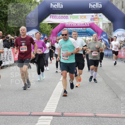 06.09.2026 - CURREX Alsterlauf Yannick Fuchs http://msf.ph/oto/10199834 06.09.2026 10:07:48 Ziel 1316, 2123, 2387, 2430, 2654, 3092, 3576, 3705, 3706, 3722, 3723, 4419, 4473, 5338, 5587, 5791, 5860, 6044, 6176, 6223, 6382 meine-sportfotos.de