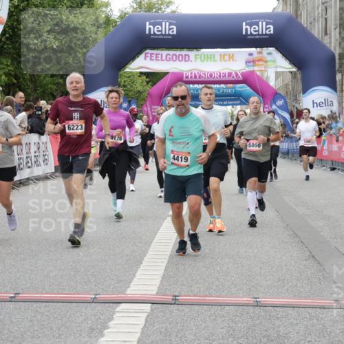 06.09.2026 - CURREX Alsterlauf Yannick Fuchs http://msf.ph/oto/10199841 06.09.2026 10:07:48 Ziel 1316, 2123, 2387, 2430, 2654, 3092, 3576, 3705, 3706, 3722, 3723, 4419, 4473, 5338, 5587, 5791, 5860, 6044, 6176, 6223, 6382 meine-sportfotos.de