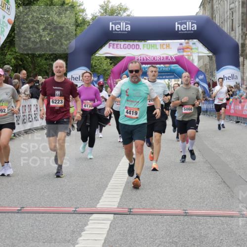 06.09.2026 - CURREX Alsterlauf Yannick Fuchs http://msf.ph/oto/10199847 06.09.2026 10:07:48 Ziel 1316, 2123, 2387, 2430, 2654, 3092, 3576, 3705, 3706, 3722, 3723, 4419, 4473, 5338, 5587, 5791, 5860, 6044, 6176, 6223, 6382 meine-sportfotos.de