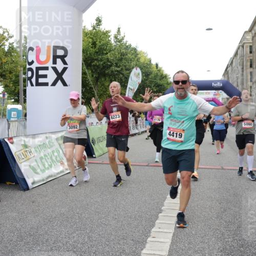 06.09.2026 - CURREX Alsterlauf Yannick Fuchs http://msf.ph/oto/10199920 06.09.2026 10:07:50 Ziel 1316, 2123, 2387, 2654, 2933, 3092, 3576, 3705, 3706, 3722, 3723, 4419, 4473, 5338, 5587, 5588, 5791, 5860, 6044, 6176, 6223, 6382 meine-sportfotos.de