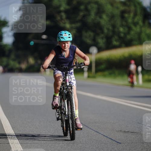 06.09.2026 - 20. Norderstedt Triathlon Michael Burmester http://msf.ph/oto/10200010 06.09.2026 09:40:30 Radfahren 632, 645 meine-sportfotos.de