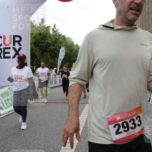 06.09.2026 - CURREX Alsterlauf Yannick Fuchs http://msf.ph/oto/10200092 06.09.2026 10:07:56 Ziel 2123, 2387, 2654, 2933, 3092, 3296, 3722, 3723, 3757, 3758, 3915, 3916, 3932, 4159, 4419, 5324, 5587, 5588, 5597, 5791, 5860, 6044, 6168, 6176, 6223, 6382 meine-sportfotos.de